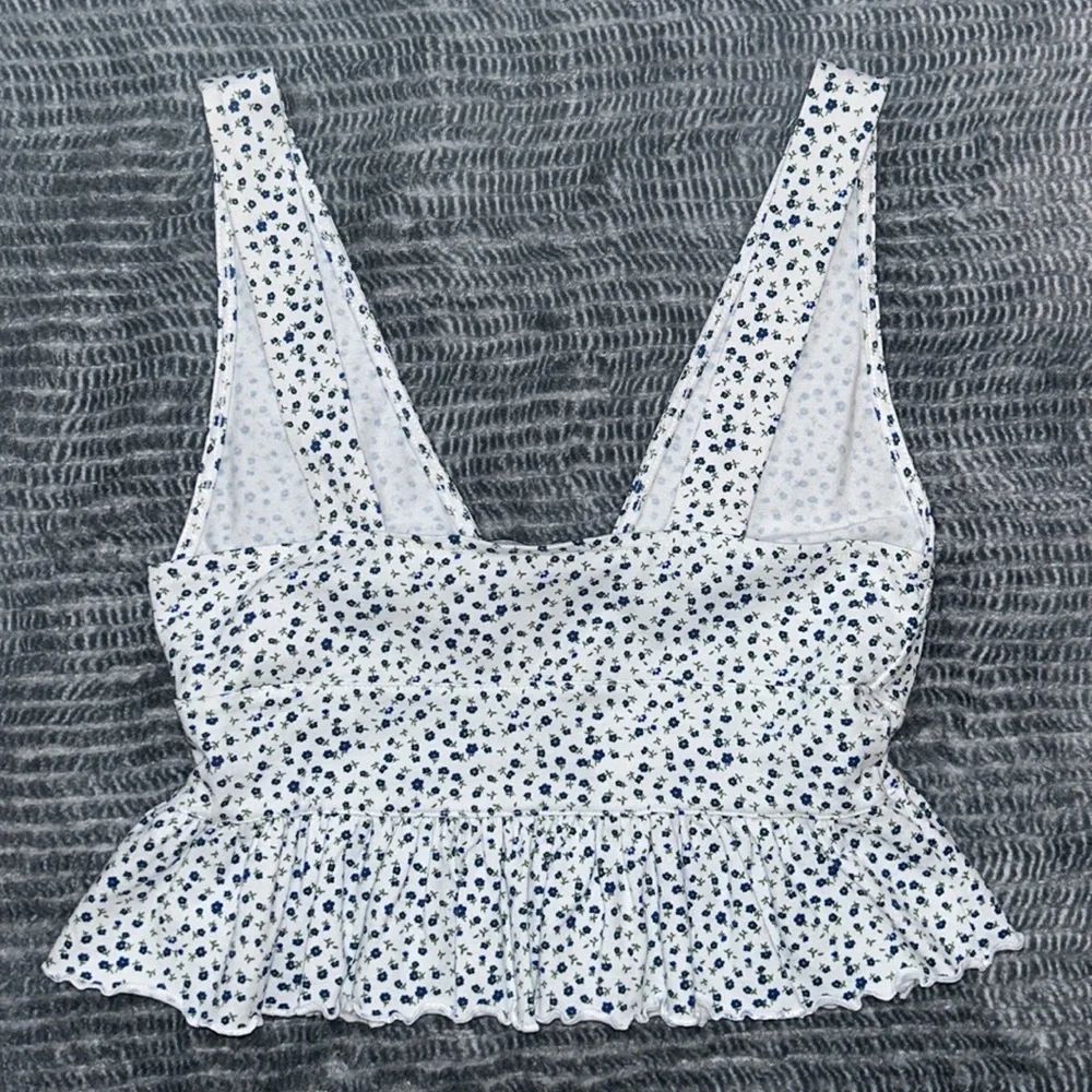 Floral crop top - Picture 2 of 3